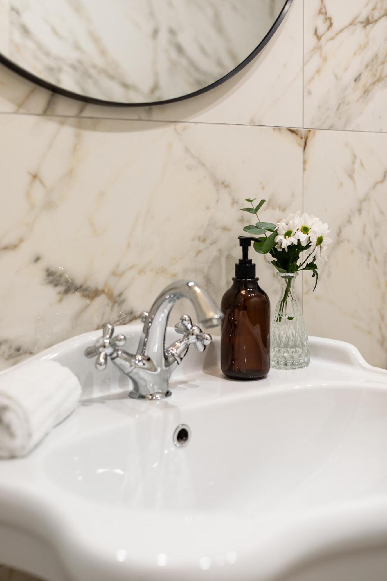 Leopardo Boutique Apartment In Trastevere Rzym Zewnętrze zdjęcie